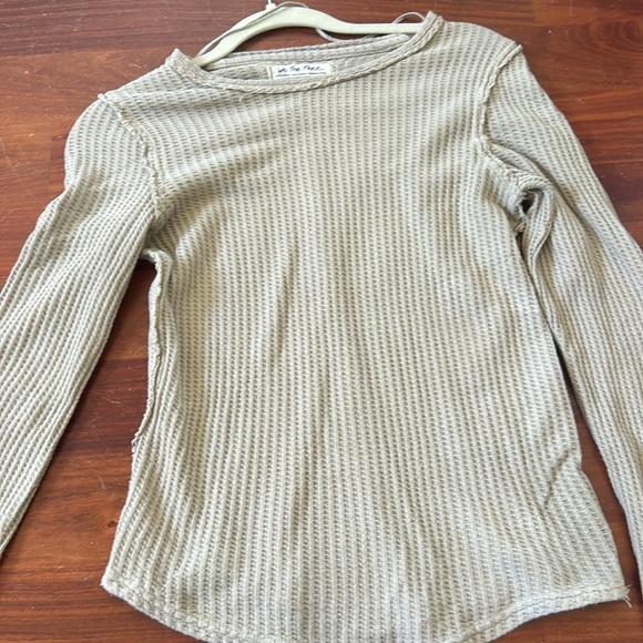 Free people never worn we the free taupe waffle thermal T-shirt, ls small S - Picture 4 of 5